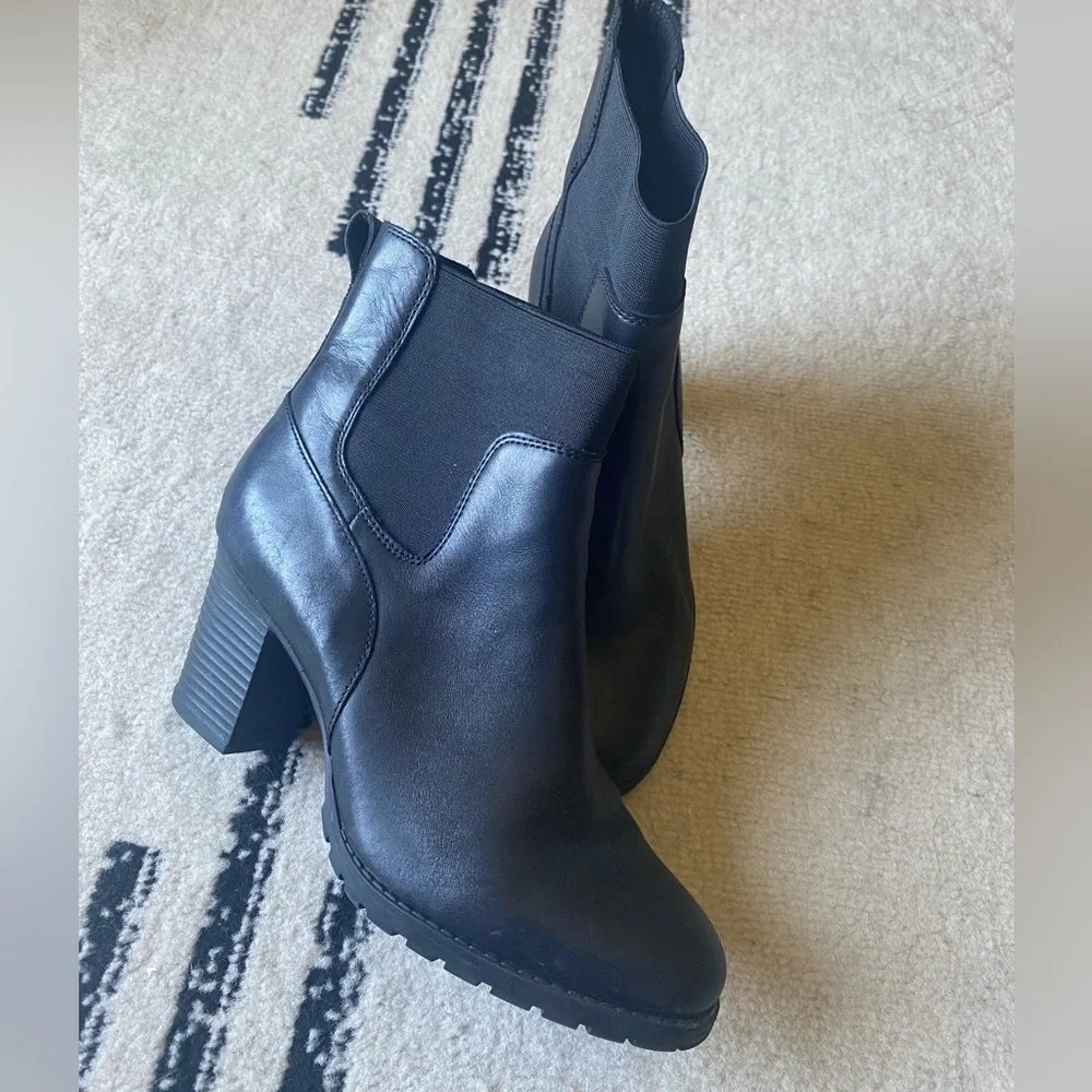 Clarks Verona ease booties black sz9 - Picture 2 of 5